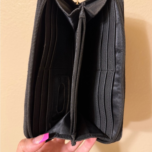 Loungefly Black Embossed Hello Kitty Wallet - Picture 12 of 16